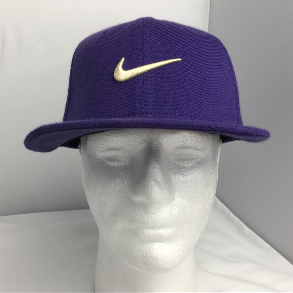 Nike True Flex Fit Baseball hat Swoosh purple cap